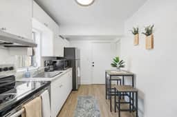 Coconut Grove Gem | Marble Spa Bath | BBQ Yard - Image 5