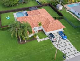 Heated Pool & Spa Oasis | Gazebo & Pool Table - Image 4