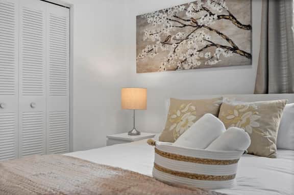 Coconut Grove Area | Avocado Tree + BBQ | Sleeps 8 - Image 3