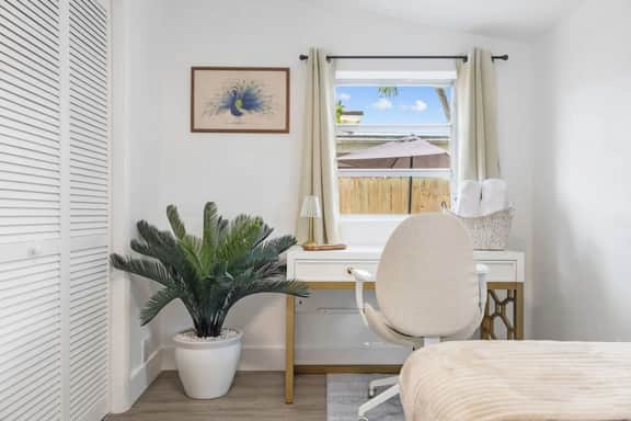Coconut Grove Gem | Marble Spa Bath | BBQ Yard - Image 4