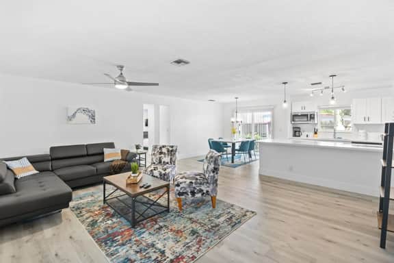 Pool + BBQ | Wilton Manors | King & Queen Beds - Image 4