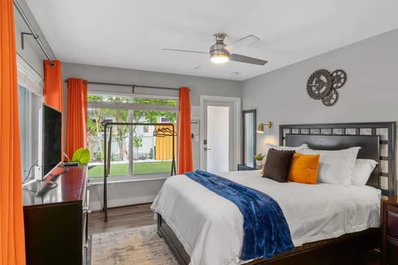 Pet-Friendly Gem | Fenced Yard | 10 Min Beach - Image 1