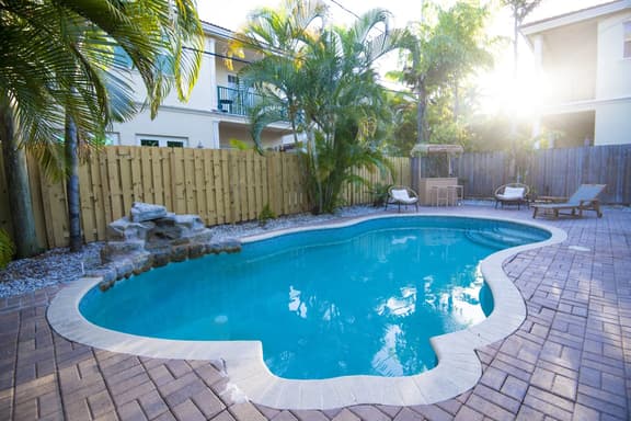 Pool + BBQ | Wilton Manors | King & Queen Beds - Image 1